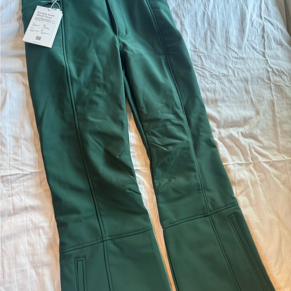 Halfdays NWT Emma Pants in M Short